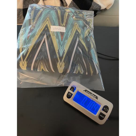 Catherines Womens Tunic Top Size 2X Abstract Geometric Mesh Stretch Artsy Boho - Picture 6 of 6